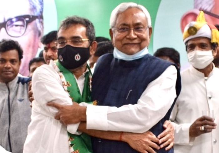 Nitish Kushwaha bromance